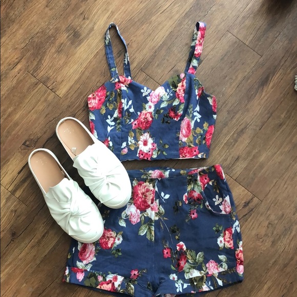Shinestar Other - Women’s two piece outfit from shine star size M